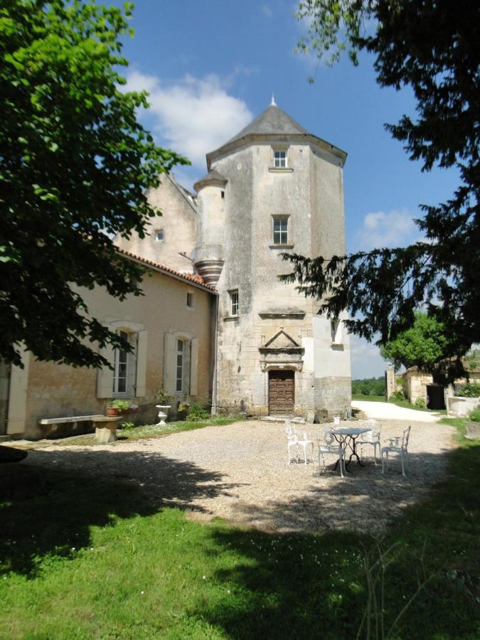 Gite Du Chateau De Pernan Avy Exteriör bild